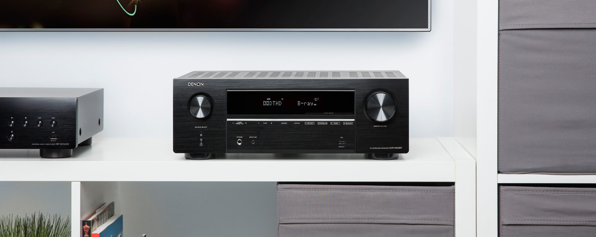 denon_AVR-X550BT_lifestyle_002